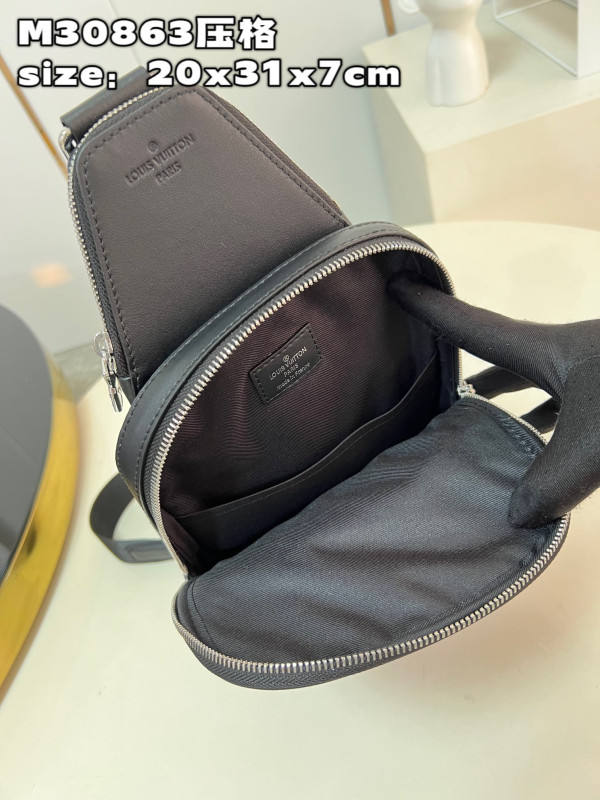 l**is V*t*n avenue slingbag nm