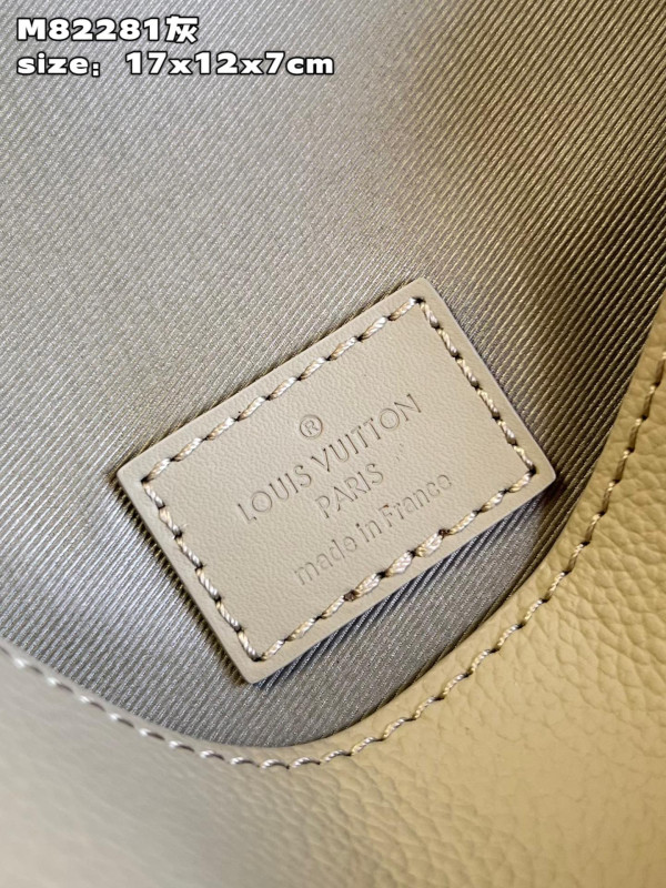 l**is V*t*n fastline wearable wallet