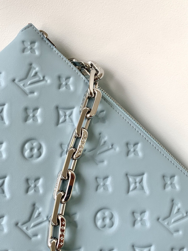 l**is V*t*n coussin pm-26*20*12cm