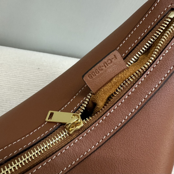 ce**e heloise cuir triomphe bag in S*pple calfskin