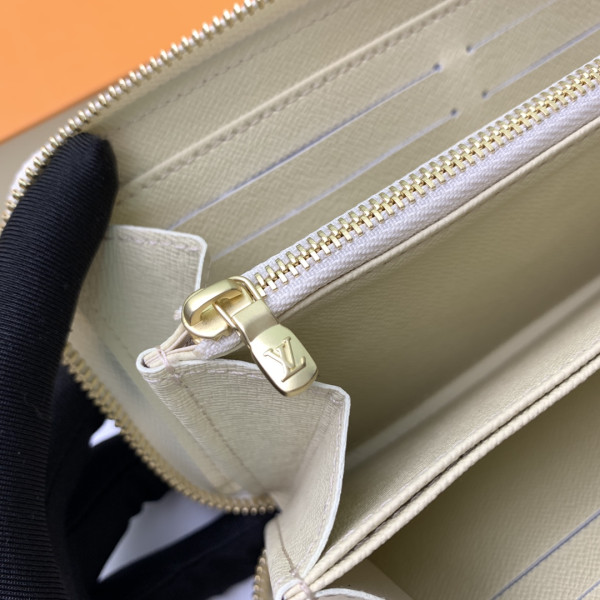 l**is V*t*n zippy wallet