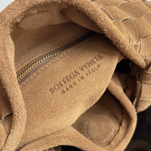 Bo*te*ga ve*ne*ta medium hop