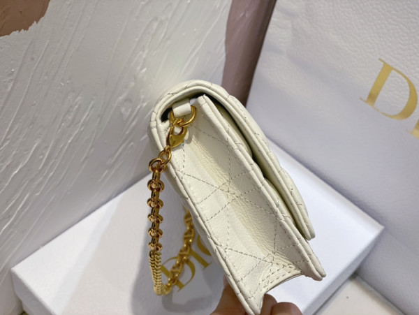 D*or caro pouch with chain