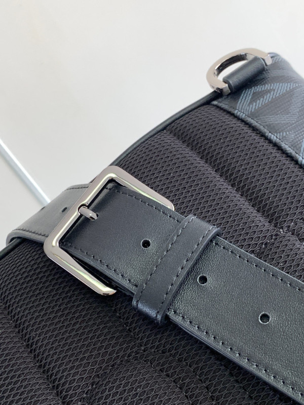 D*or hit the road sling bag