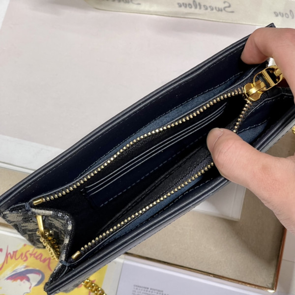 D*or caro zipped pouch with chain