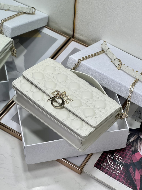 lady D*or-24*14*7.5cm