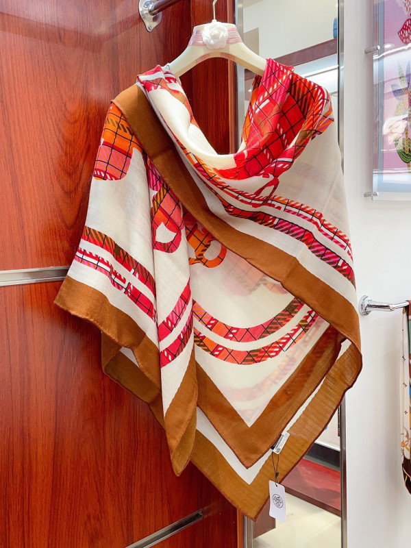 H**mes scarf