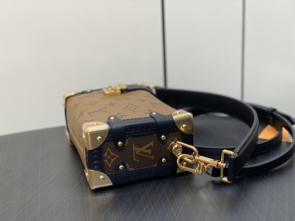 l**is V*t*n side trunk pm-18×12.5×8cm