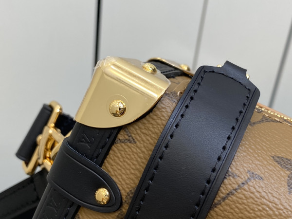 l**is V*t*n side trunk pm-18×12.5×8cm