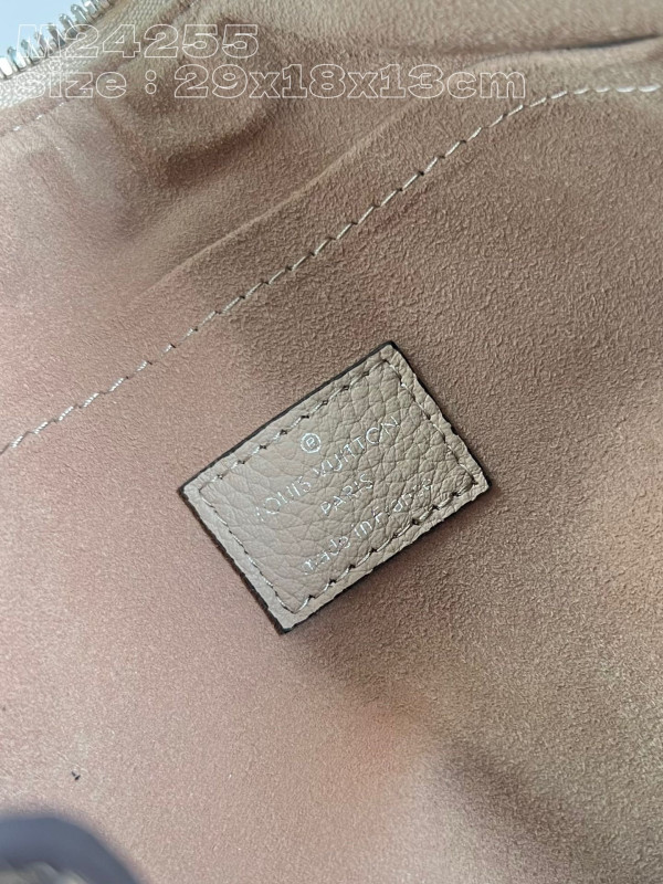 l**is V*t*n hand it all pm - 29 x 18 x 13cm