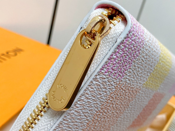 l**is V*t*n zippy wallet-19.5*10.5*2.5 cm