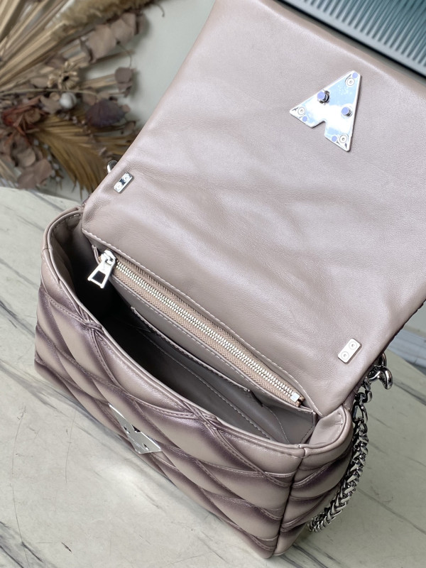 l**is V*t*n go-14 mm