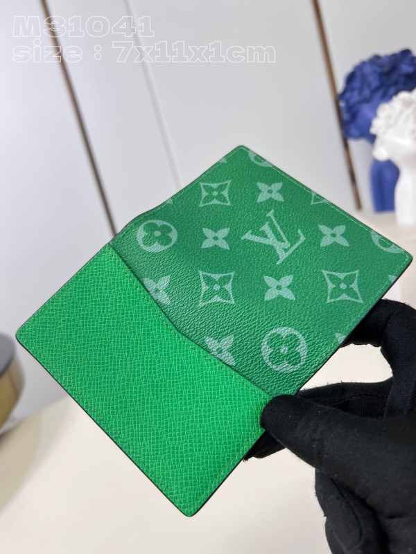 l**is V*t*n pocket organizer-7.5*11.1*1 cm