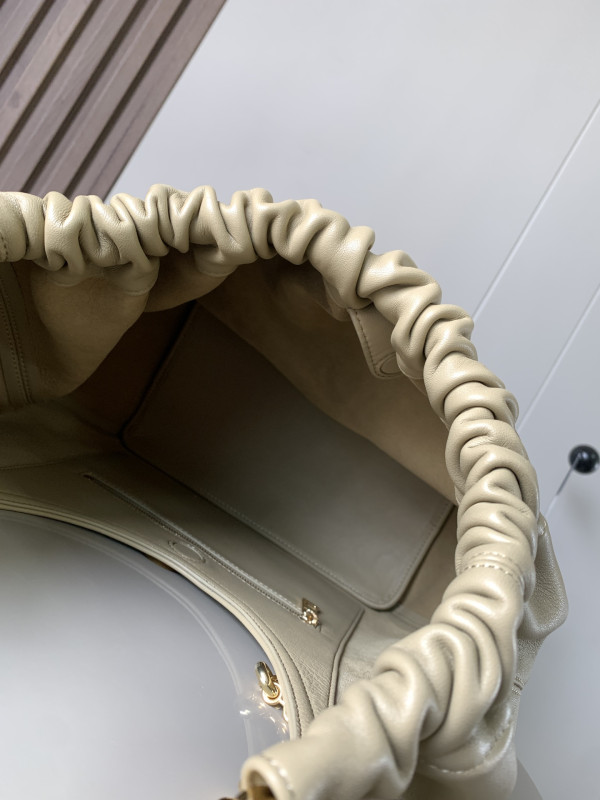 Loewe Squeeze Bag-34*33*13.5CM