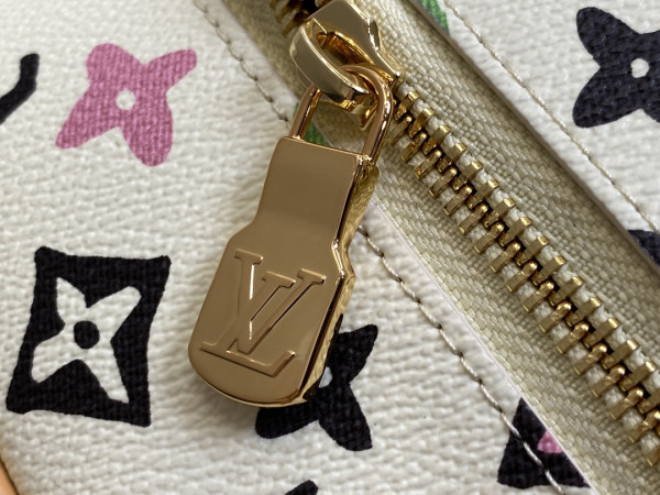 l**is V*t*n locker dopp kit bag-23*13*12cm