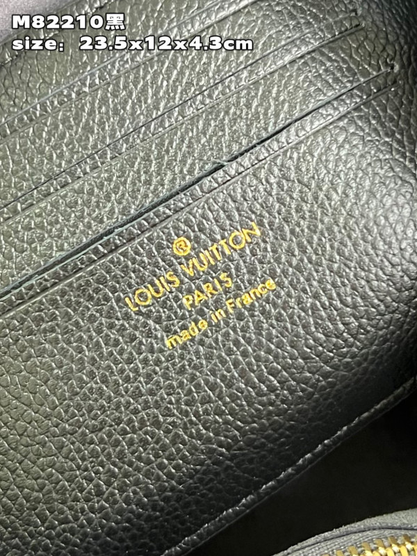 l**is V*t*n wallet on chain ivy-23.5*12*4.3cm