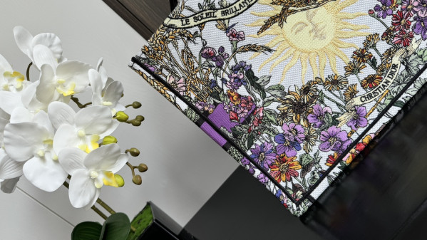 medium D*or book tote-36*18*28cm