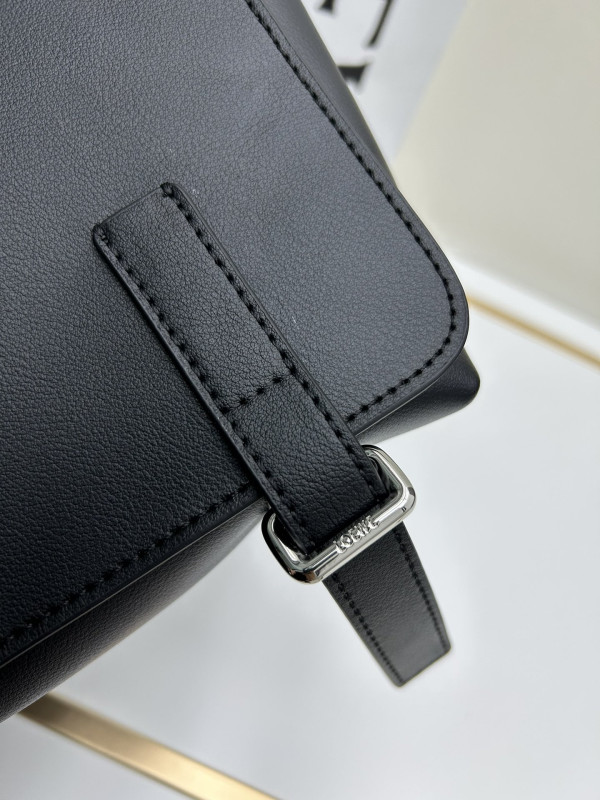 LOEWE messenger bag-24.5*18*10.5cm