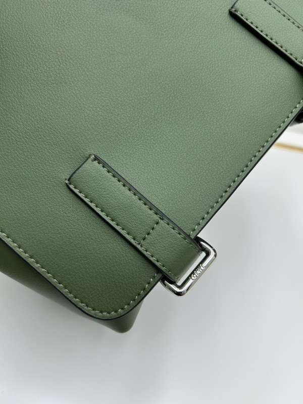 LOEWE messenger bag-24.5*18*10.5cm