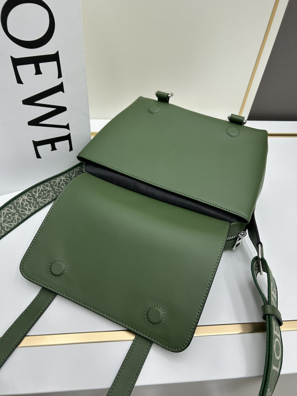 LOEWE messenger bag-24.5*18*10.5cm