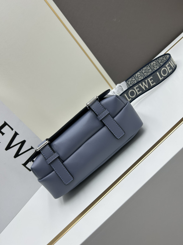 LOEWE messenger bag-24.5*18*10.5cm