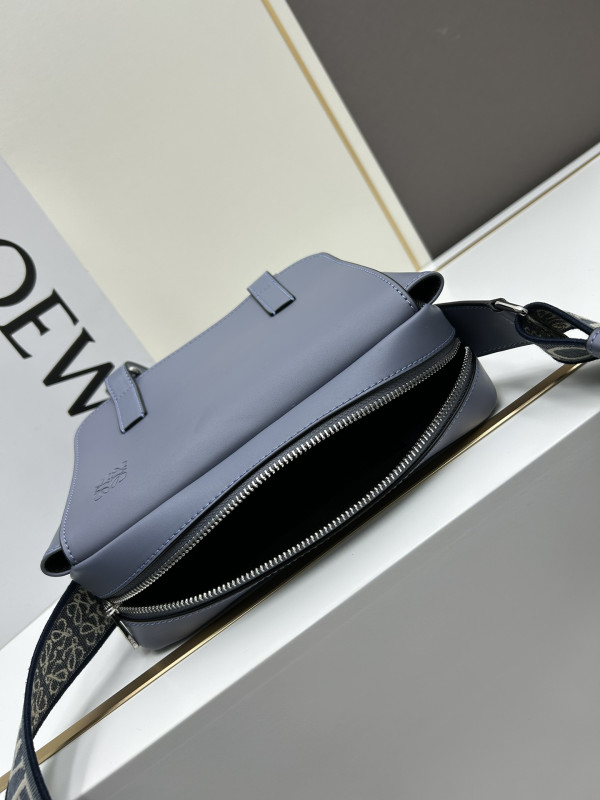 LOEWE messenger bag-24.5*18*10.5cm