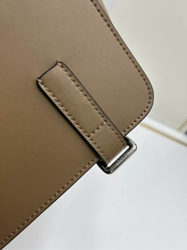 LOEWE messenger bag-24.5*18*10.5cm