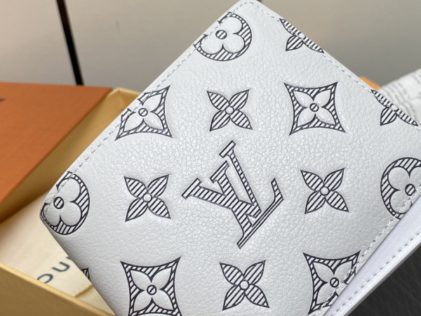 l**is V*t*n multiple wallet-11.5*9*1.5cm