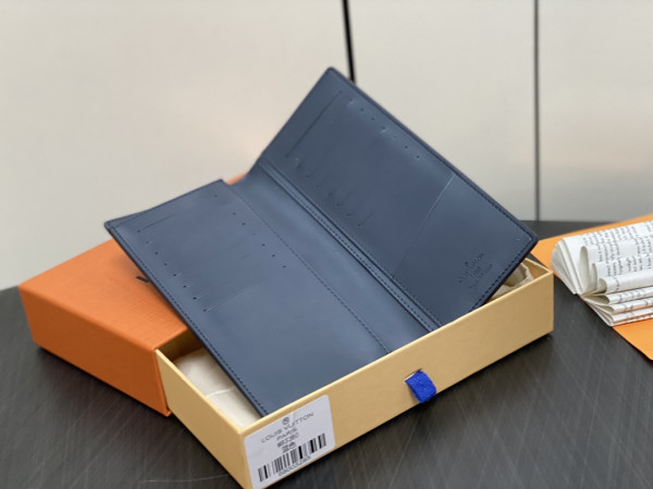 l**is V*t*n brazza wallet-10*19*2cm