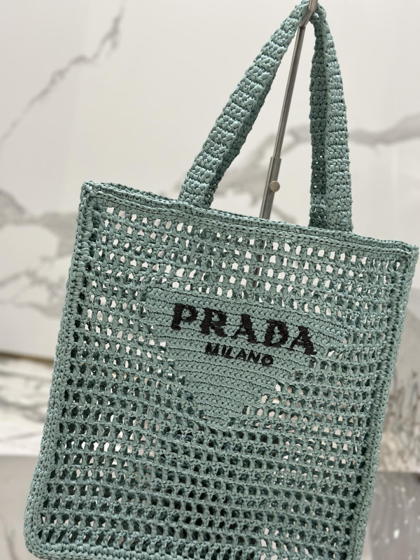 Pra*a crochet tote bag