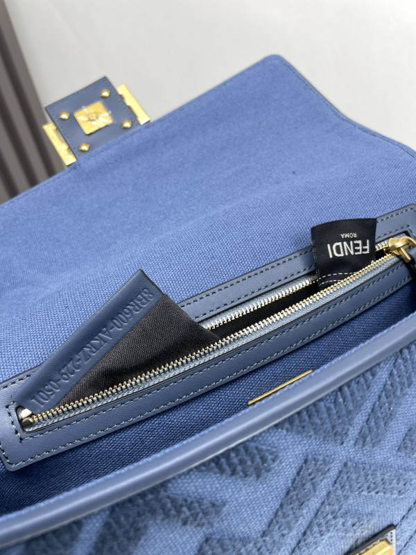 F**di baguette-26*13*6cm