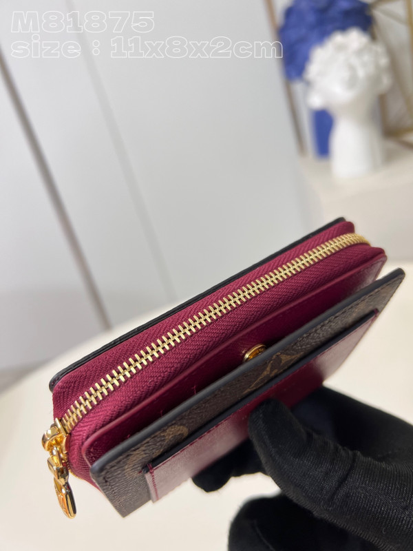 l**is V*t*n lou wallet-11.5*8.5*2.2cm