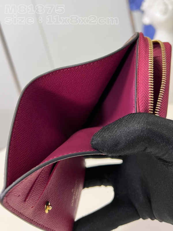 l**is V*t*n lou wallet-11.5*8.5*2.2cm