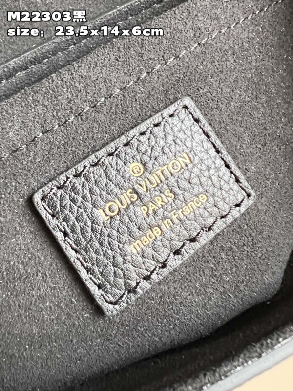 l**is V*t*n twist-23.5*14*6 cm