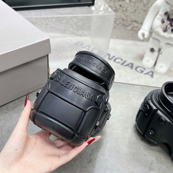 ba*len*cia*ga✖️Cr*0*s sandals