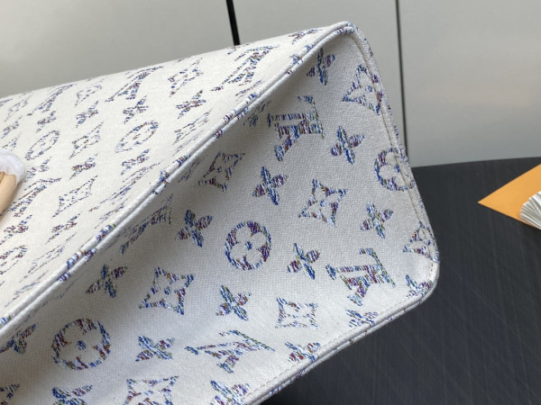 l**is V*t*n onthego mm-35*27*14cm