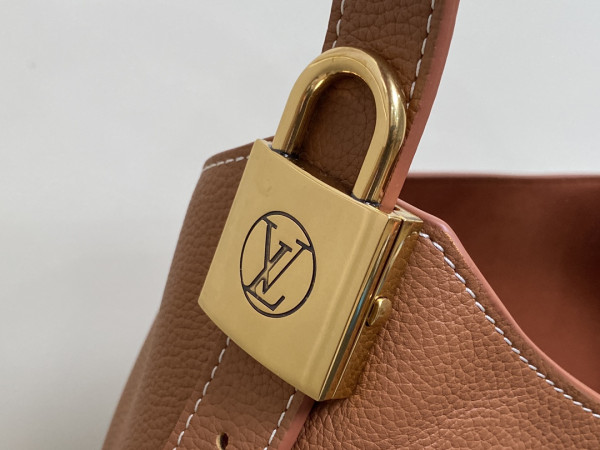 l**is V*t*n low key hobo jh-31*35*18cm