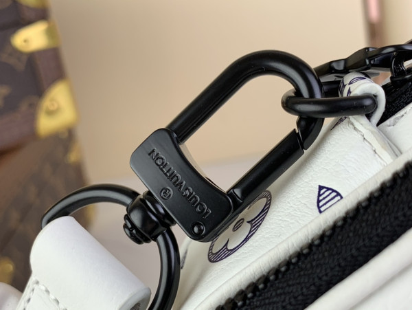 l**is V*t*n nano alpha-11.0*18.5*6.5cm