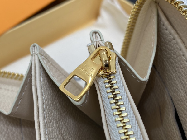 l**is V*t*n zippy wallet-10*20*2 cm