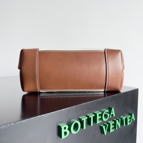 Bo*te*ga ve*ne*ta small andiamo-25*22*10.5cm