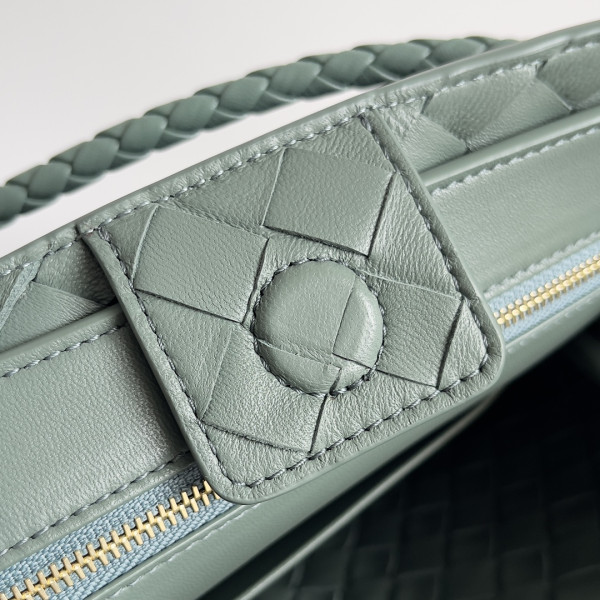 Bo*te*ga ve*ne*ta small andiamo-25*22*10.5cm