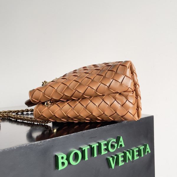 Bo*te*ga ve*ne*ta small andiamo-25*22*10.5cm