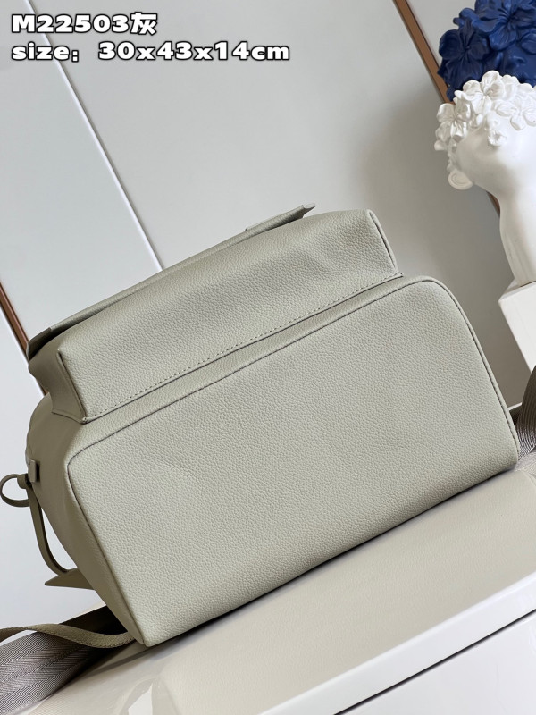 l**is V*t*n takeoff backpack