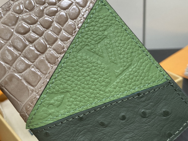 l**is V*t*n pocket organizer-7.5*11.1*1 cm