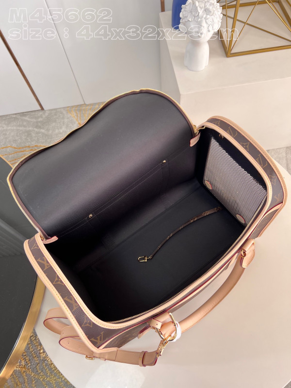 l**is V*t*n dog bag-44*32*23cm