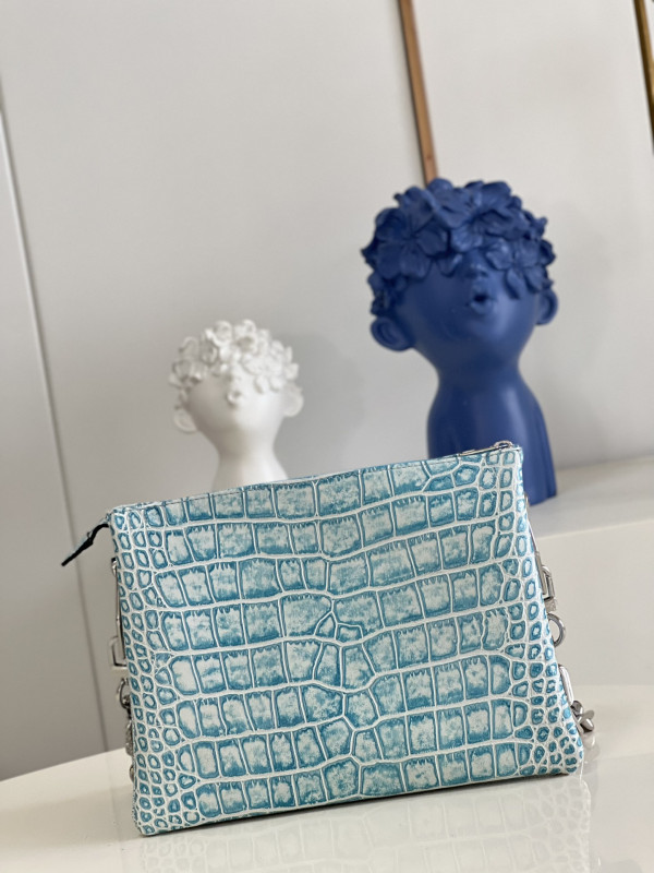 l**is V*t*n coussin pm-26*20*12cm