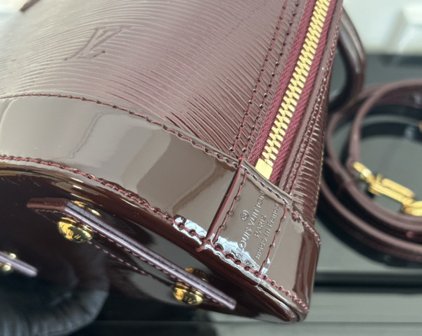 l**is V*t*n alma bb-23.5*17.5*11.5cm