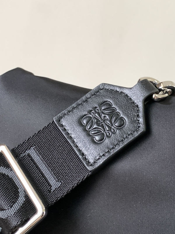 LOEWE Goya Puffer leather shoulder bag-23*17*9CM