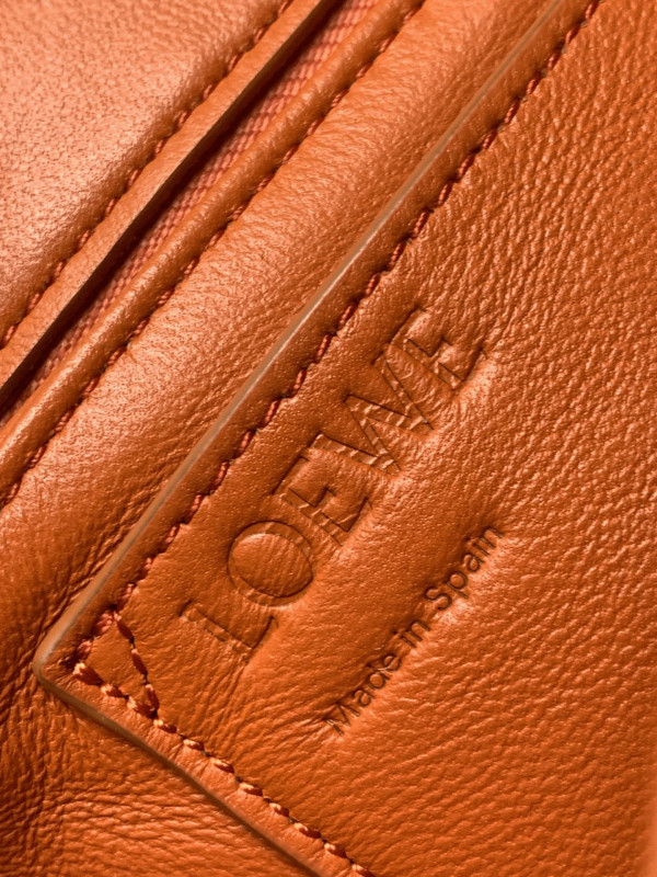 LOEWE Goya Puffer leather shoulder bag-23*17*9CM