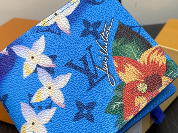 l**is V*t*n slender wallet-11*8.5*2cm